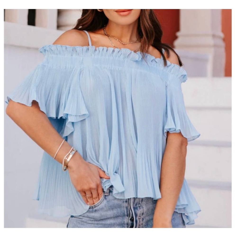 New with tags Endless Ross off the should Pleated top